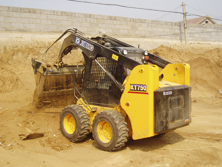 XCMG XT750 Chinese new multifunction skid steer loader